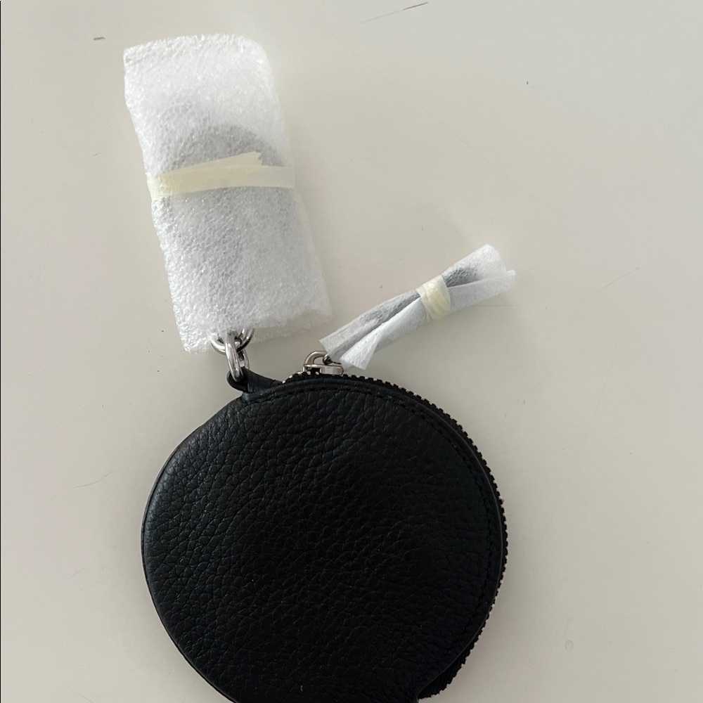 Coach Thumper Black Leather Round Coin Purse - Picture 2 of 2